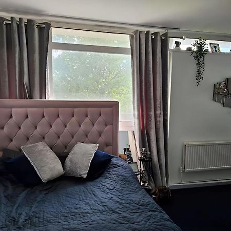 Double Private Room With Shared Bathroom Facilities London Exterior photo