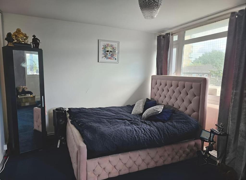 Double Private Room With Shared Bathroom Facilities London Exterior photo